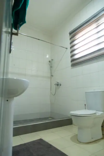 Three bedroom house for sale at Tema community 25