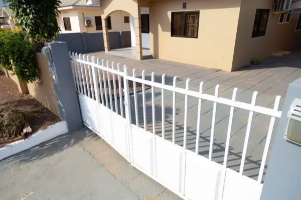 Three bedroom house for sale at Tema community 25