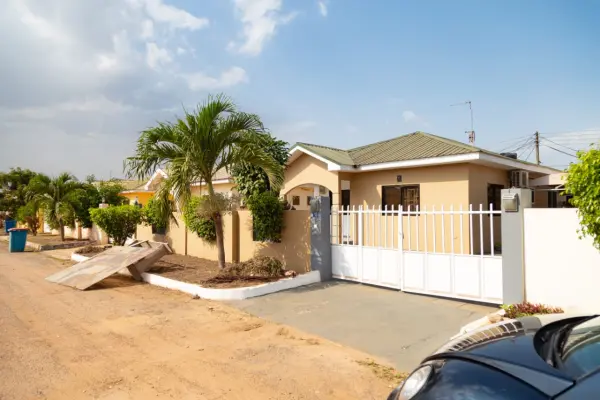 Three bedroom house for sale at Tema community 25