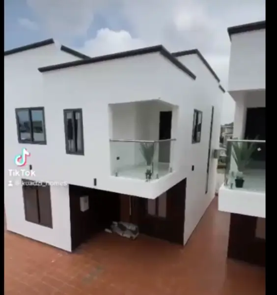 Distress Sale - 3 Bedrooms Ensuite Duplex